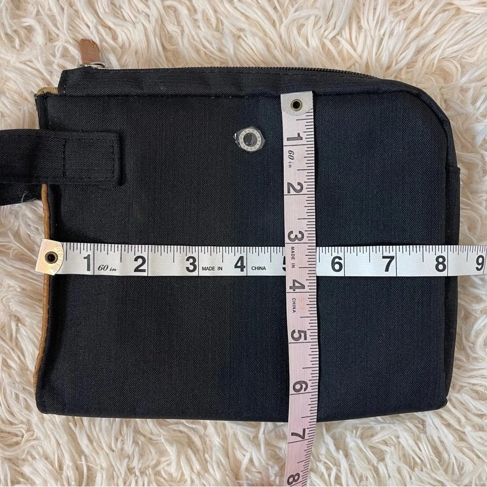 BVLGARI Parfums Emirates Zip Pouch Bag Make-Up Toiletries Travel Clutch black